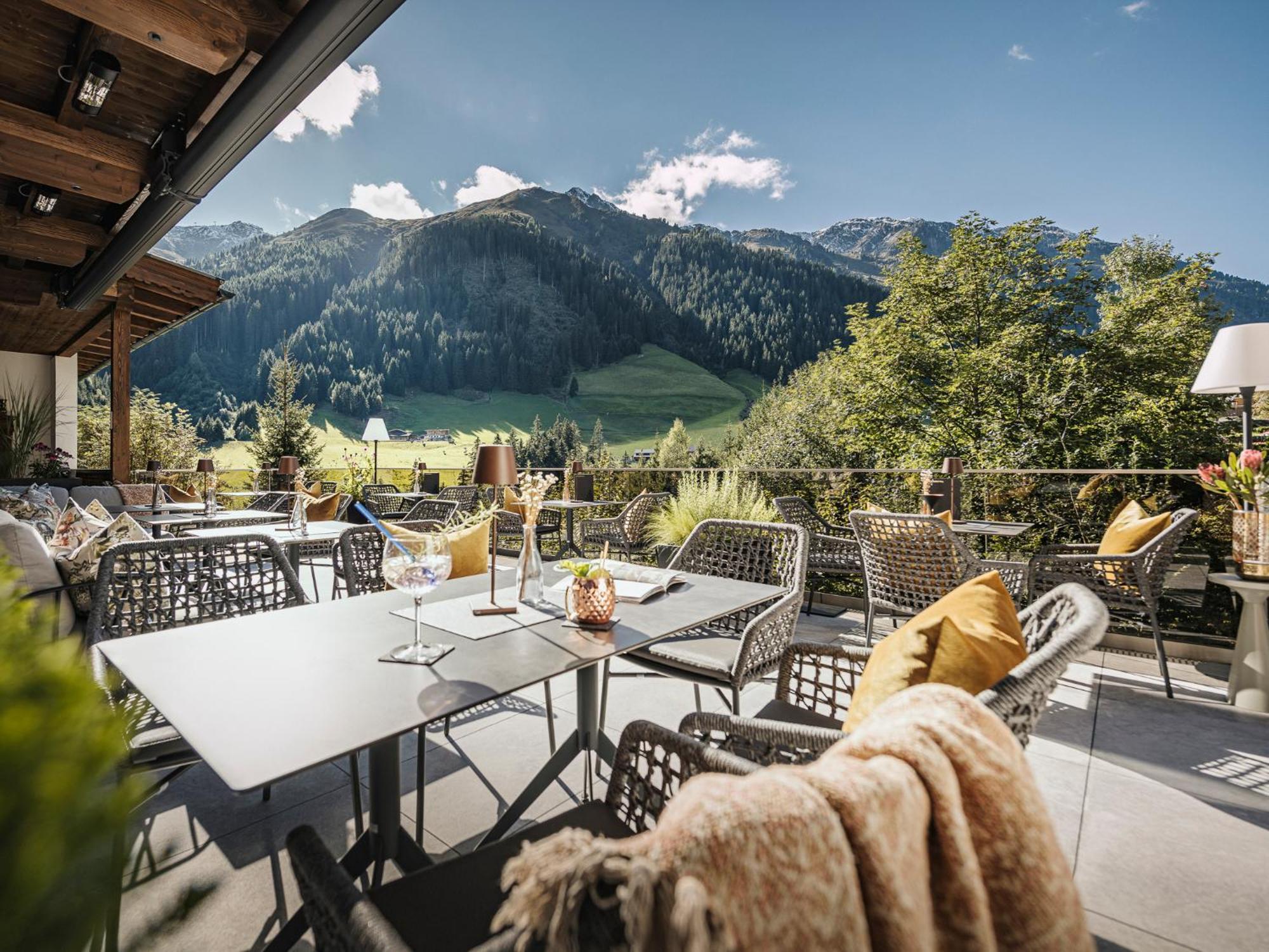 Hotel Bergkristall Zillertal - Adults Only 14 Years Plus ฮิพพาค ภายนอก รูปภาพ