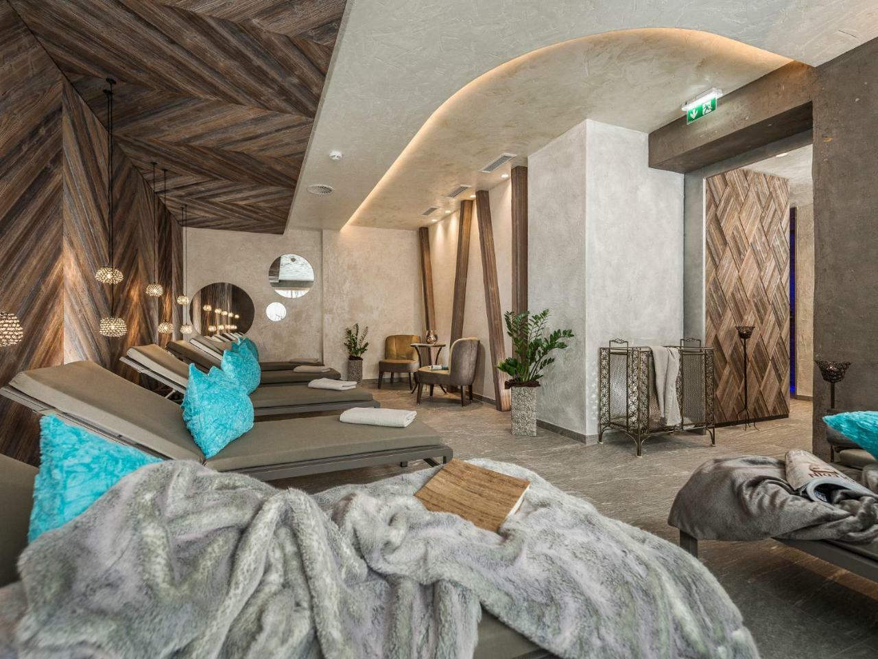 Hotel Bergkristall Zillertal - Adults Only 14 Years Plus ฮิพพาค ภายนอก รูปภาพ